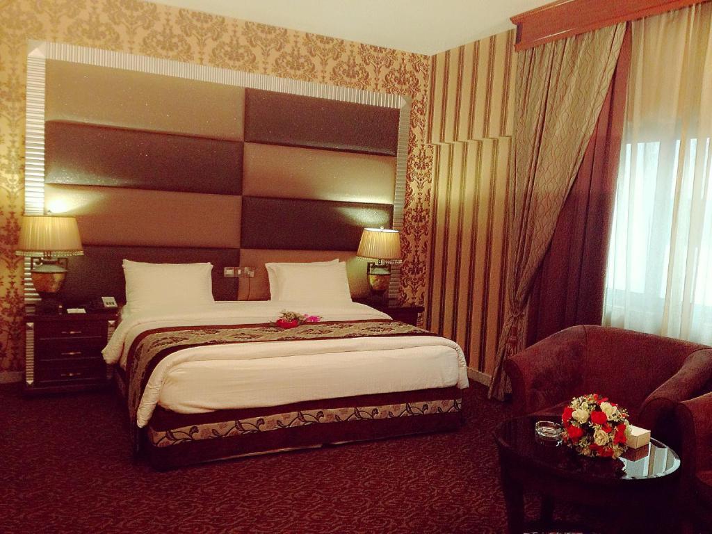 Abjad Grand Hotel Dubai Room photo