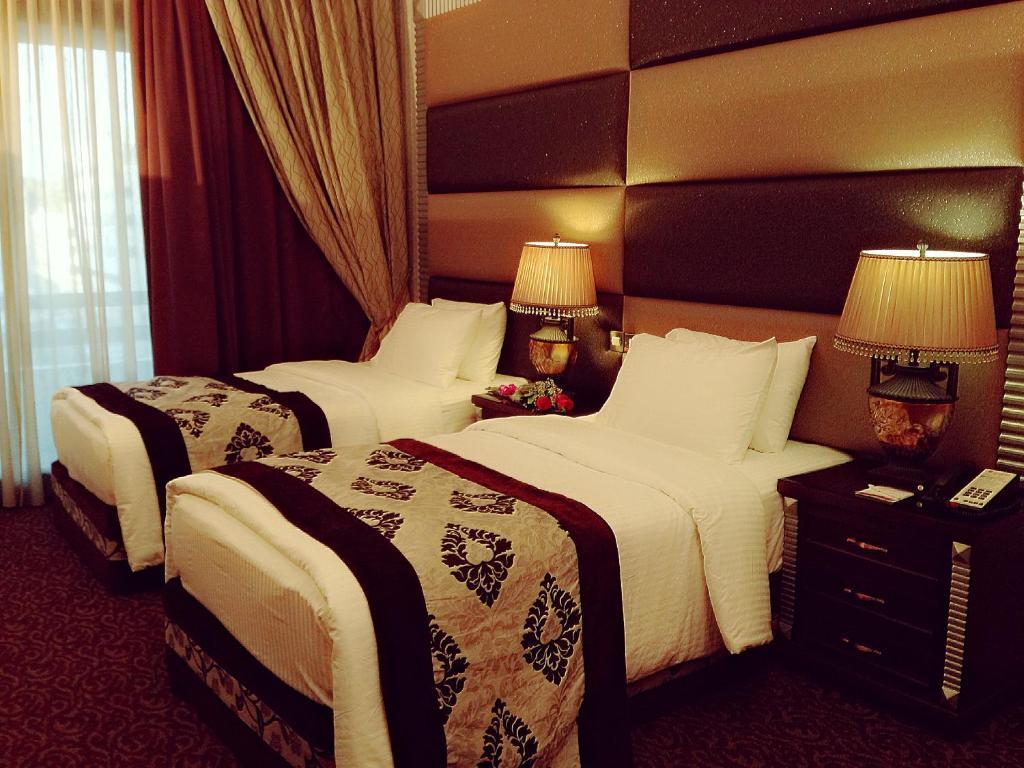 Abjad Grand Hotel Dubai Room photo