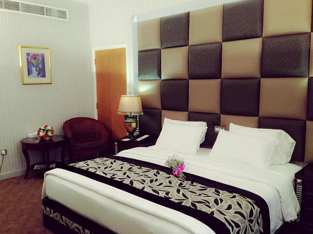 Abjad Grand Hotel Dubai Room photo