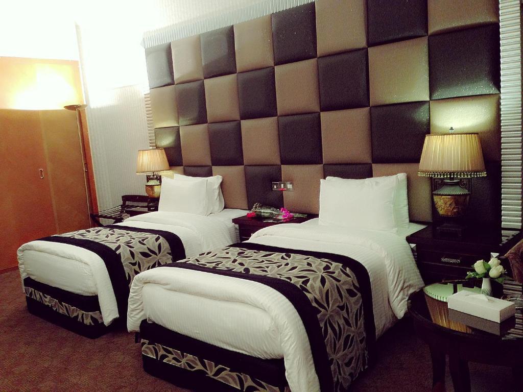 Abjad Grand Hotel Dubai Room photo