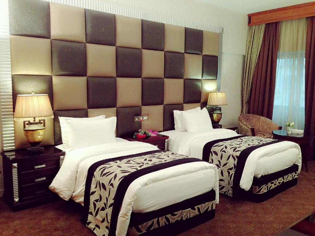 Abjad Grand Hotel Dubai Room photo