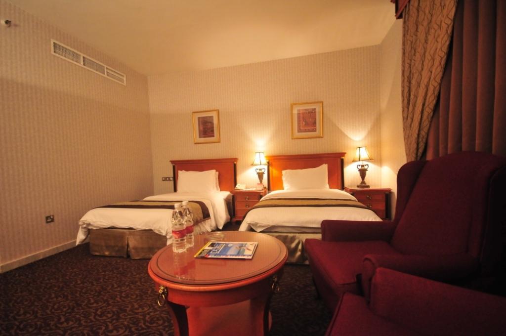 Abjad Grand Hotel Dubai Room photo